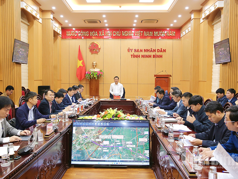 Đẩy nhanh tiến độ thực hiện Dự án tuyến đường bộ cao tốc Ninh Bình - Hải Phòng